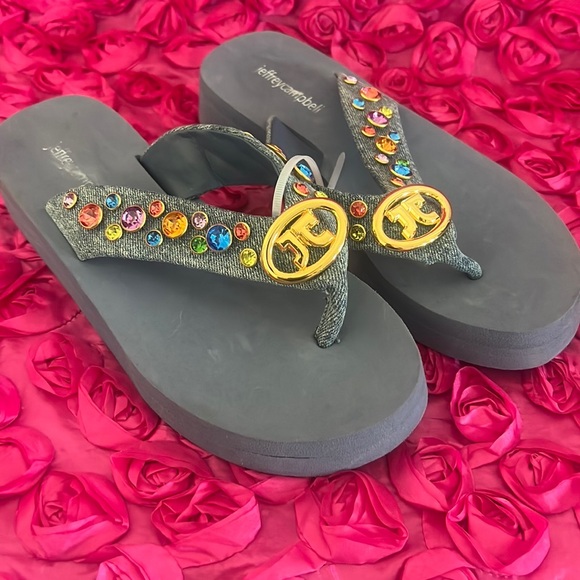 Embellished thong sandal with 'JC' logo metal bit - Picture 7 of 7